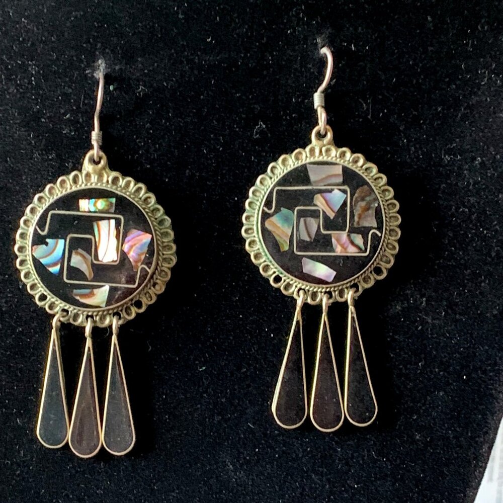 MEXICO ALPACA SILVER ROUND ABALONE DANGLING EARRINGS